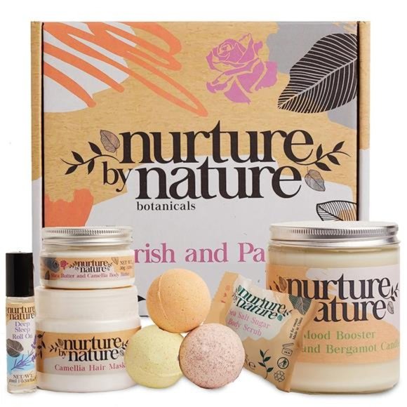 Pamper Gift Basket for Women | RELAX & PAMPER | Bath Set | Hair Mask, Bath Bombs - Picture 1 of 7